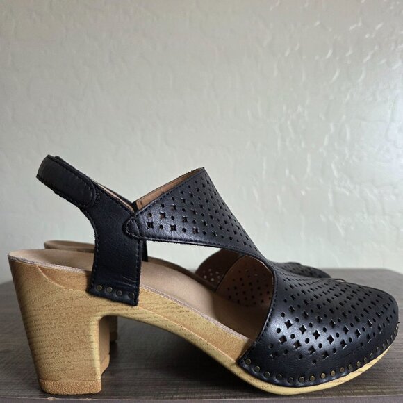 Dansko Teagan Perforated Leather Peep Toe Heeled Sandal Black Sz Women's 9.5-10 - Picture 1 of 11